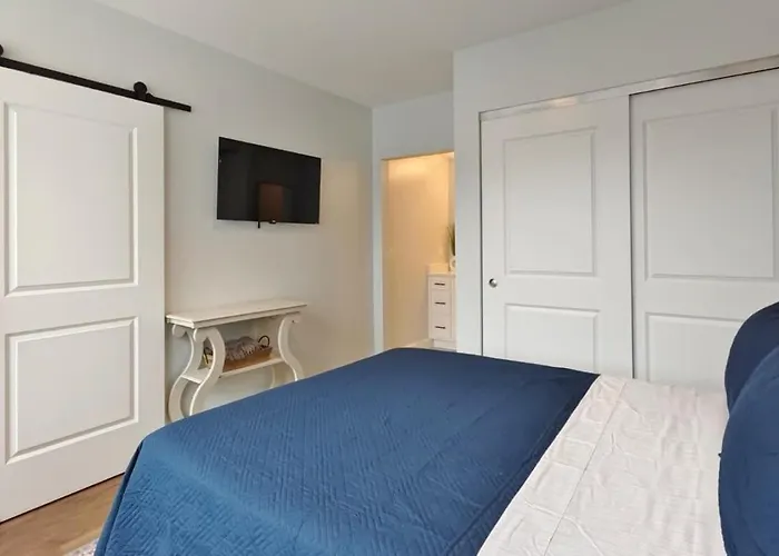 Fun Cozy Apts - 1 25 Mile Walk To Tiaa Bnk Fld