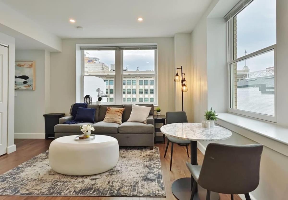 Apartment Fun Cozy Apts - 1 25 Mile Walk To Tiaa Bnk Fld Jacksonville